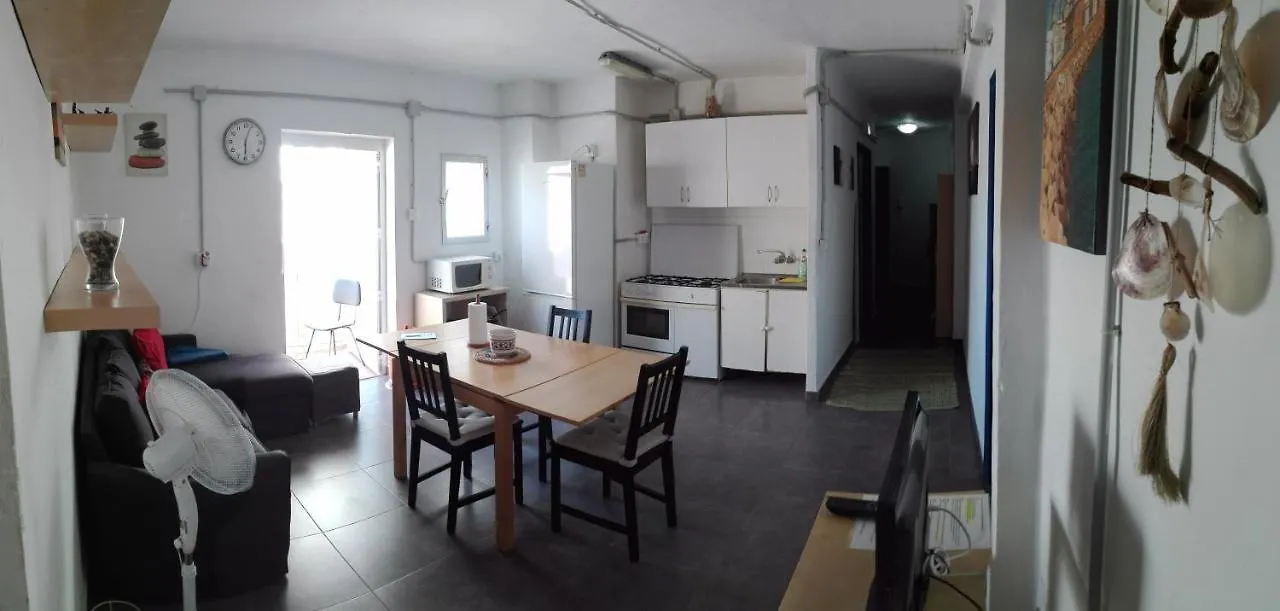 Apartment Flat Near Cathedral. 3 Bedrooms. Cadiz